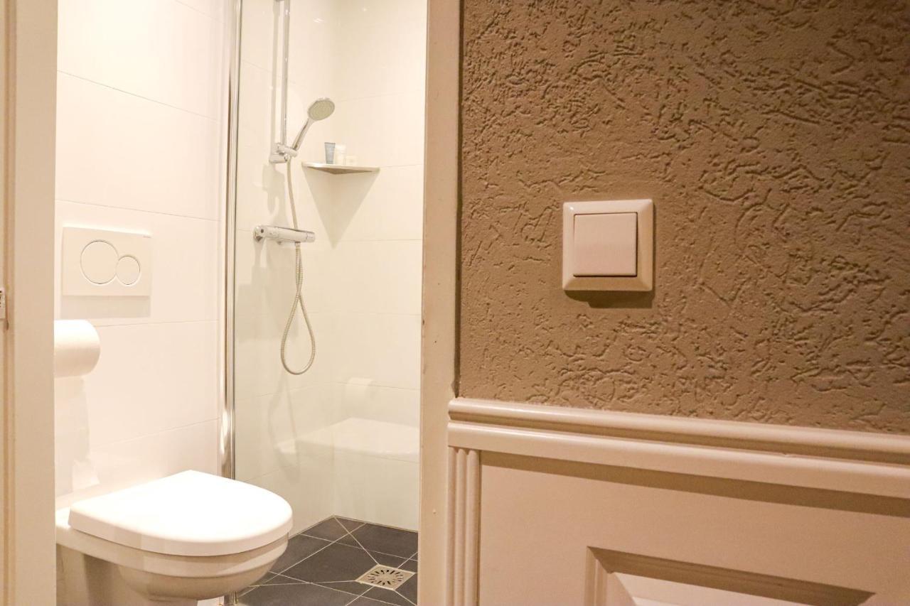 Budget Single Room private bathroom the hallway,1089543400:JPEG