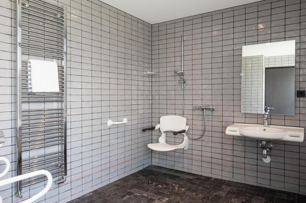 Design-Zimmer mit Kingsize-Bett