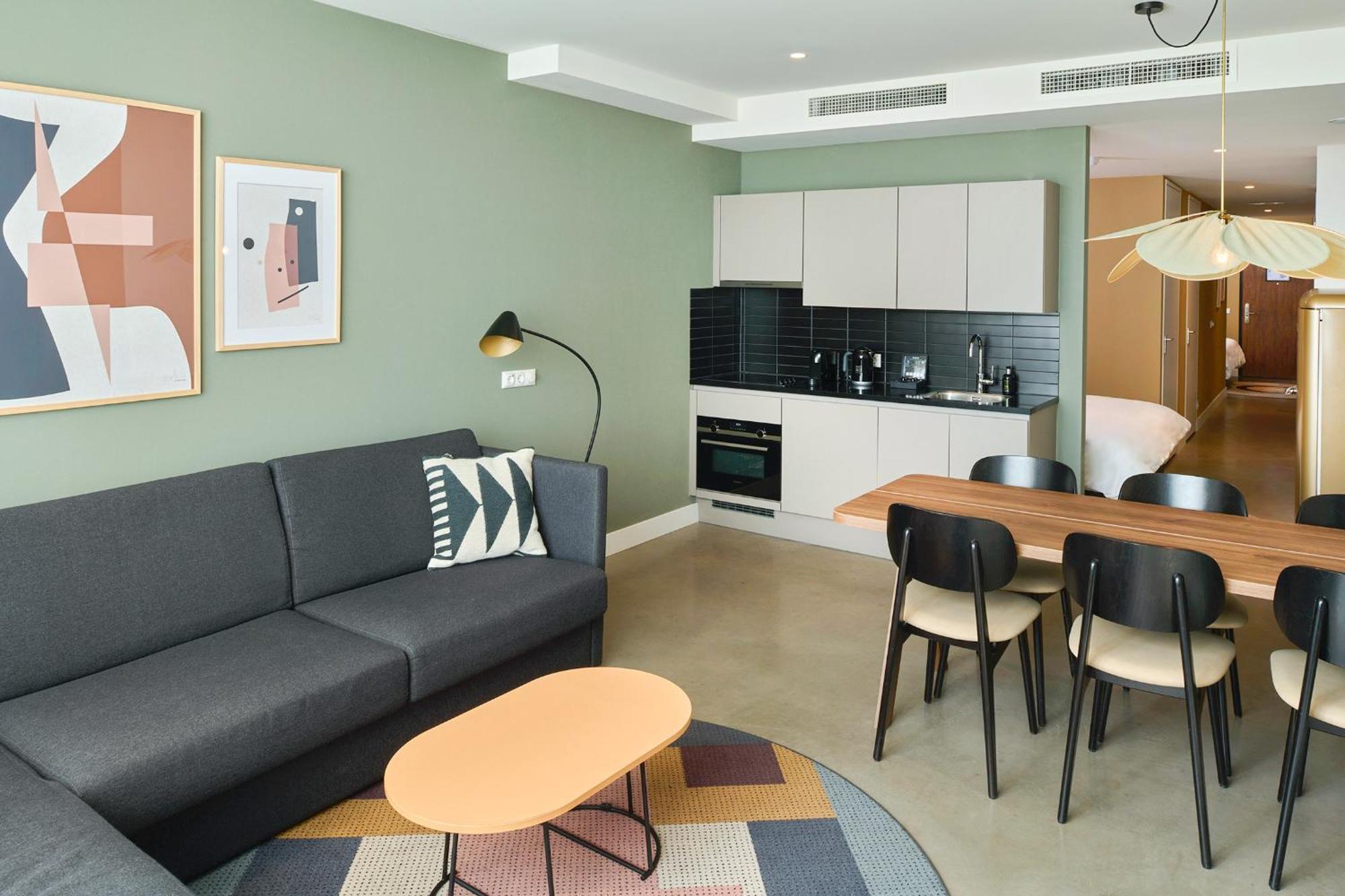 2-Bedroom Apartment 2 Bathrooms,1581088415:JPEG