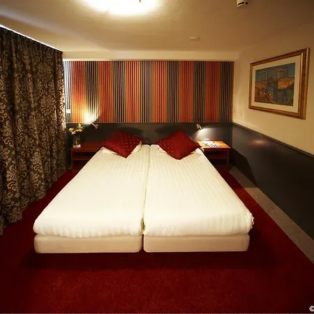 Hotel 74-2